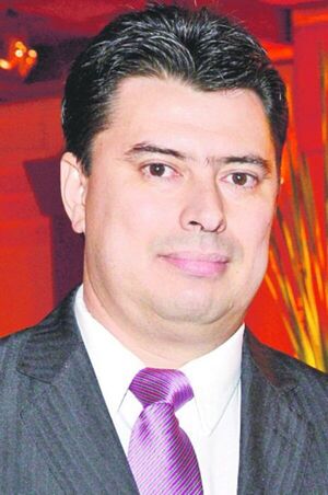 Fiscal que investigó a esposa de OGD, absuelto por el JEM, pide cobrar por gastos de representación - Nacionales - ABC Color