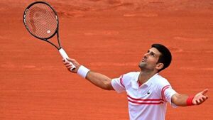 Djokovic podría ser su propio rival si no se vacuna
