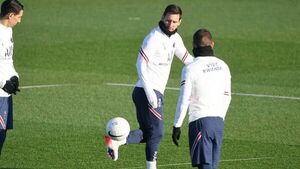 Messi vuelve a entrenarse tras superar el Covid-19