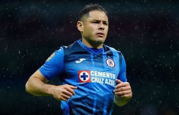 El paraguayo Aguilar asegura que otro título con Cruz Azul sería de fantasía - Fútbol Internacional - ABC Color