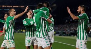 El Betis golea al Alavés y se afianza en el podio liguero - Fútbol - ABC Color
