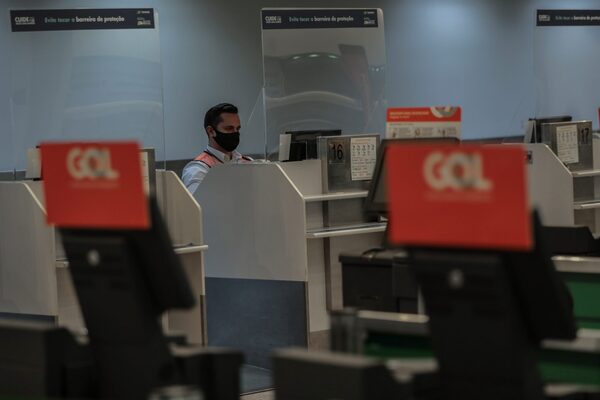 Brasil autoriza aerolíneas a reducir tripulaciones ante bajas por covid - MarketData
