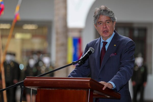 Ecuador elimina el impuesto a la salida de divisas para la importación de combustible - MarketData