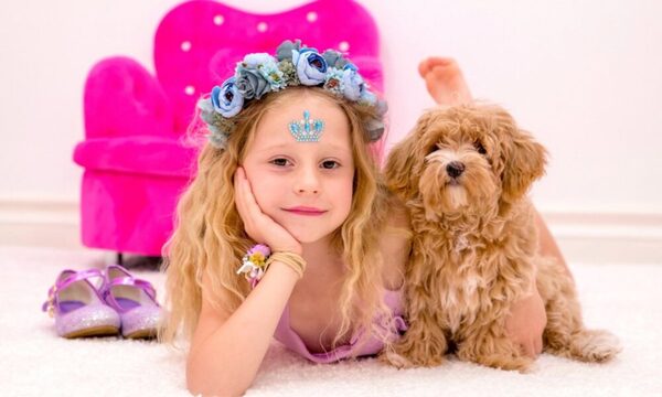 Niña de 7 años ganó 28 millones de dólares como youtuber durante 2021