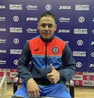 Aguilar quiere despedirse de México con otro título - Fútbol - ABC Color