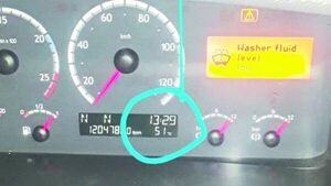 Vecinos enfrentan la ola de calor sin agua