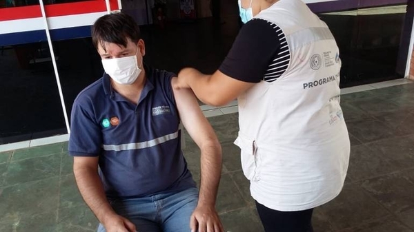 Diario HOY | Intensifican vacunación anticovid en zona fronteriza con Brasil