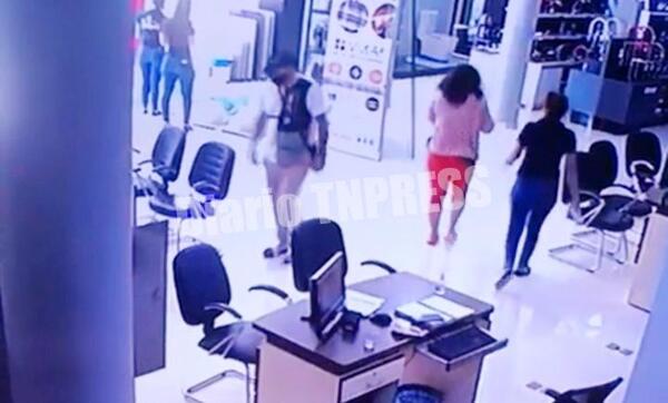 Pareja de hace pasar de clientes y roba en JC Construcciones – Diario TNPRESS