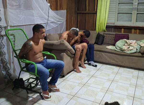 Detienen a jefe criminal y 2 colaboradores en Amabay