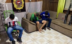Senad y Policía Federal detienen a tres personas vinculadas al PCC