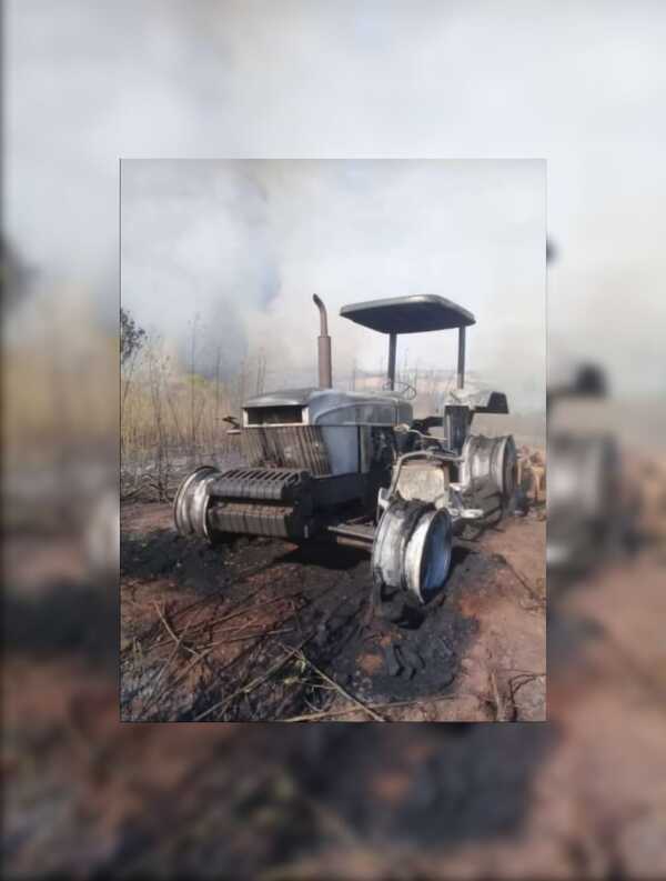 Trató de salvar su producción y se incendió su tractor