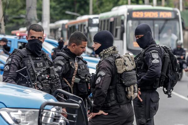 Rio de Janeiro despliega megaoperación policial para "recuperar" favela
