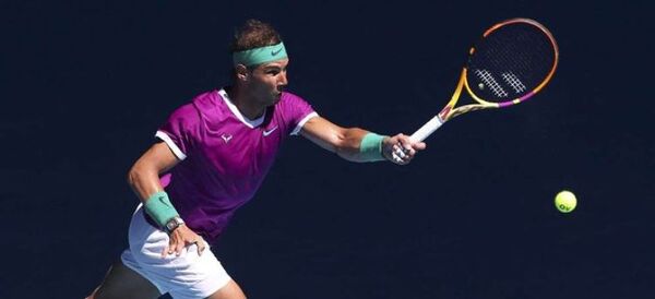 Nadal gana y pasa a la tercera vuelta en el Abierto de Australia