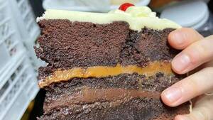 Crónica / Le criticaron la torta y la chef chispeó todo ndaje