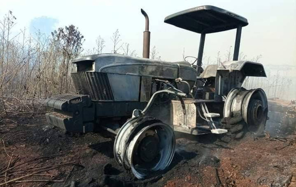 Crónica / Karai trató de frenar el fuego con tractor, pero...