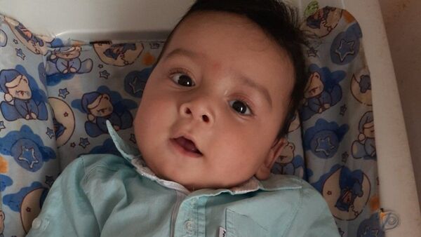 Niño de 1 año tiene AME, sus padres sortean bienes buscando fondos