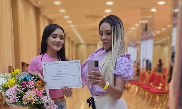 La hija de Laura Brizuela se perfila para ser modelo de alta costura - Te Cuento Paraguay