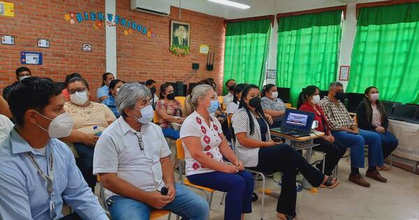 La Nación / Entregan equipos informáticos a 42 instituciones educativas de Concepción