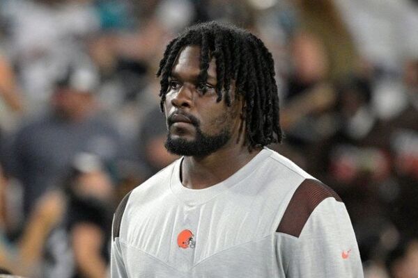 Arrestan al tacle defensivo de los Browns en Florida