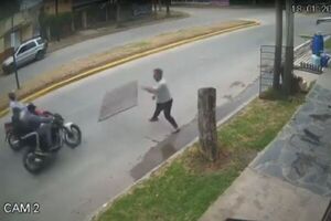 Justicia con “rejas propias”: Comerciante tumbó a motochorros y frenó robo