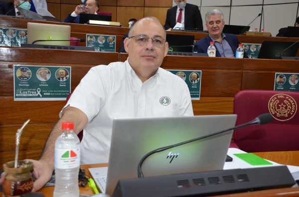 Senador lamenta que Itaipu se niegue a pagar beneficios a exobreros