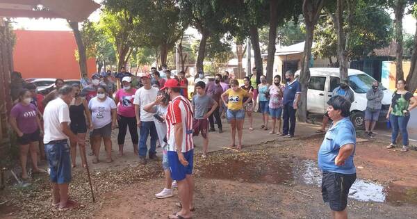 La Nación / Denuncian falta de agua desde el domingo en el barrio Reducto