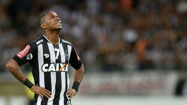 Confirman condena de 9 años a Robinho por violación