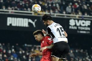 El Sevilla no puede con el Valencia en Mestalla - Fútbol Internacional - ABC Color
