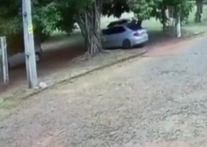 Ciudad del Este: Robacoches se llevan un auto en minutos - SNT