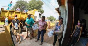 La Nación / Gobernación de Paraguarí entregó alimentos y agua a comunidad de Caapucú