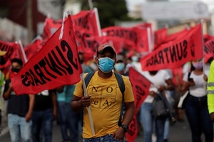 Trabajadores panameños proponen un aumento general de salario en el país - MarketData
