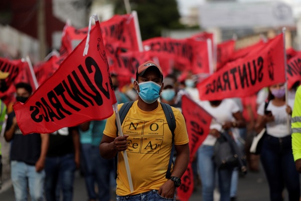 Trabajadores panameños proponen un aumento general de salario en el país - MarketData