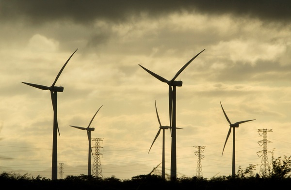 Compañías de siete países interesadas en planes de energía renovable en Ecuador - MarketData