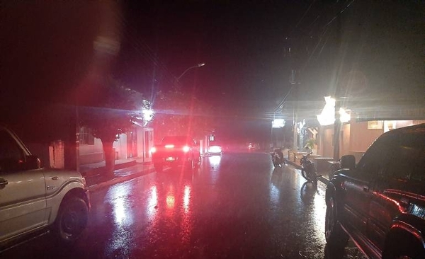 Diario HOY | Celebran la esperada lluvia en varios distritos del país