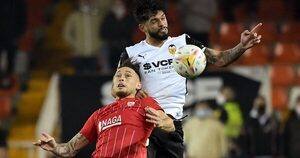 Valencia, con Alderete en campo, iguala en casa con el Sevilla