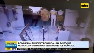 Delincuentes rompieron un blindex y robaron en una boutique - ABC Noticias - ABC Color