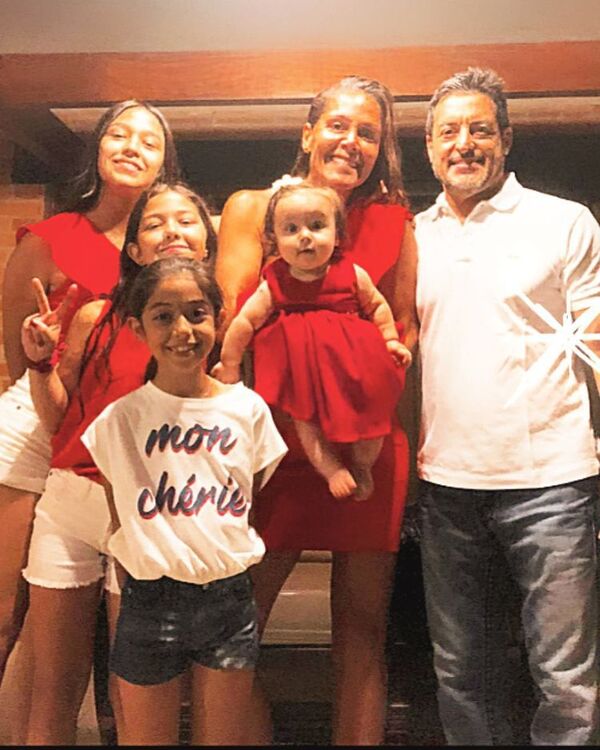 La exmodelo Ingrid Poka y su familia disfrutan de sus vacaciones en Punta del Este - Gente - ABC Color