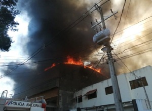 Asunción: se incendia depósito de conocida marca de ropas - San Lorenzo Hoy