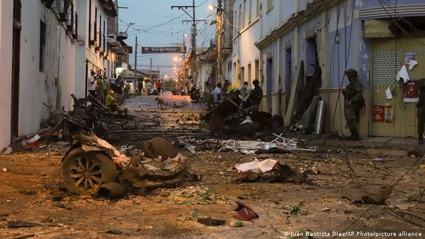 Diario HOY | Un muerto y varios heridos deja carro bomba en frontera entre Colombia y Venezuela