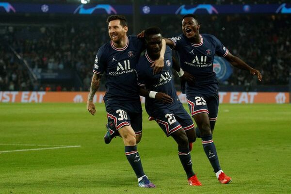 El líder París SG recibe al Reims en el posible regreso de Messi - Fútbol - ABC Color