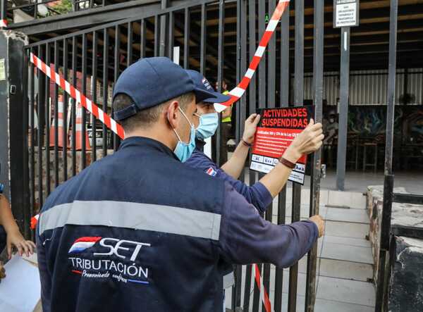 Tributación clausura dos bares de San Lorenzo por no emitir facturas