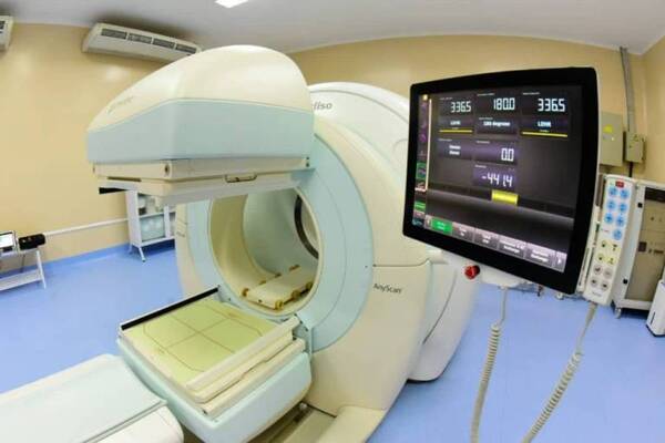 Tomógrafo “PET scan” de la UNA inaugurado en noviembre, sigue inhabilitado por falta de permisos internacionales
