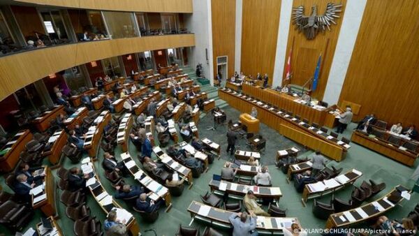 Austria aprueba multas de hasta 3.600 euros por no vacunarse