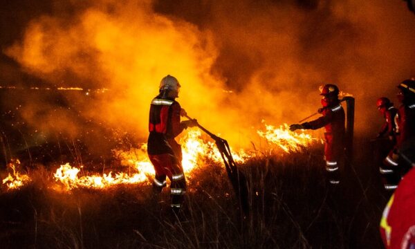 Despedido de su trabajo por combatir incendios
