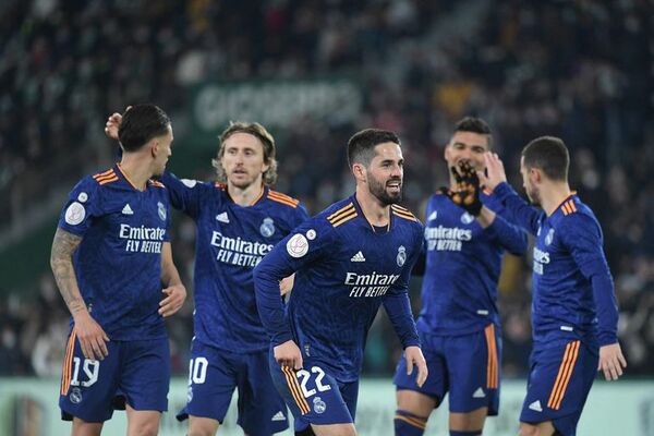 Real Madrid remonta y gana en Elche para estar en cuartos de Copa del Rey - Fútbol - ABC Color