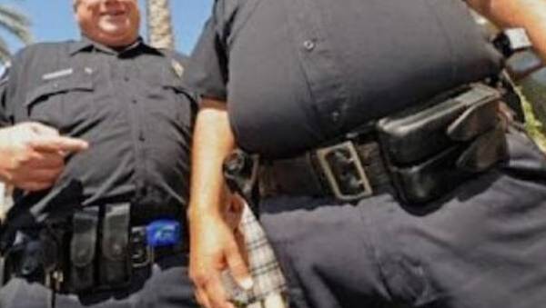 Crónica / Pescaron a dos guardiacárceles que por poco no se tragaban las paredes