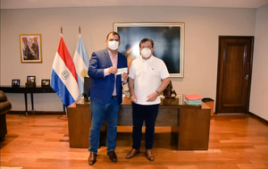 Gobernador se reúne con el Director de Yacyretá y recibe desembolso para Consejo de Salud - Noticiero Paraguay