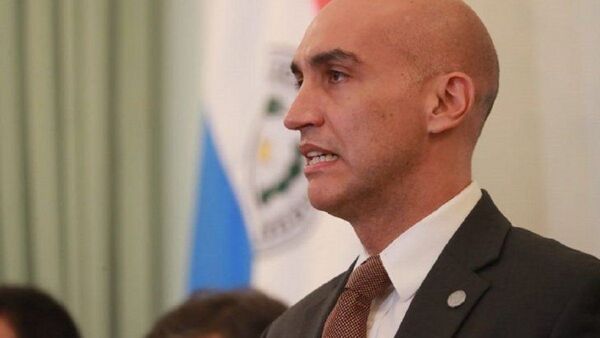 Mazzoleni presenta Irrupción, un libro sobre su paso por Salud en pandemia