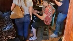 Enviaba pornografía infantil a un grupo de WhatsApp
