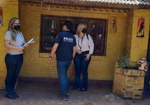 Detienen a hombre por posesión de material de pornografía infantil